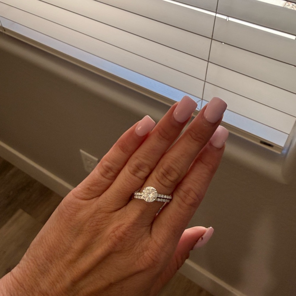 Elegant Round-Cut Halo Engagement Ring Set in Silver